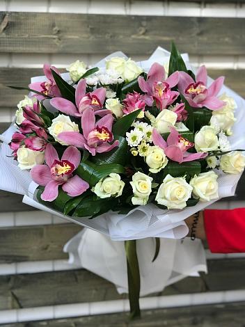 Букет цветов из: Розы и Хризантемы в Заозерске
