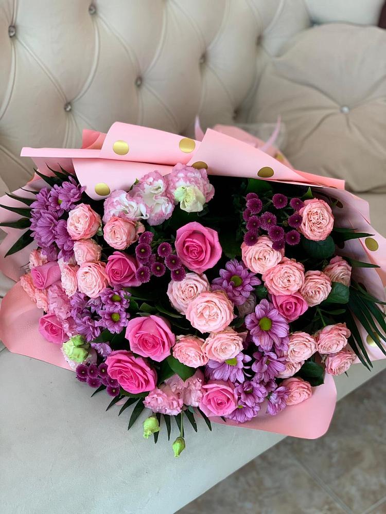 Букет цветов из: Хризантемы, Розы и Лизиантусы в Заозерске