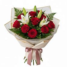 Букет цветов из:  Лилии и Розы в Заозерске