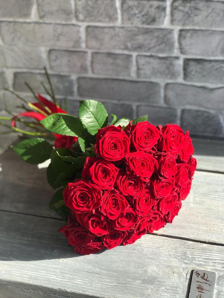 Букет Красные розы Фридом в Заозерске