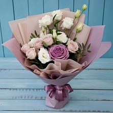Букет цветов из:  Розы и Лизиантусы в Заозерске