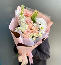 Букет цветов из:  Хризантемы и Розы в Заозерске