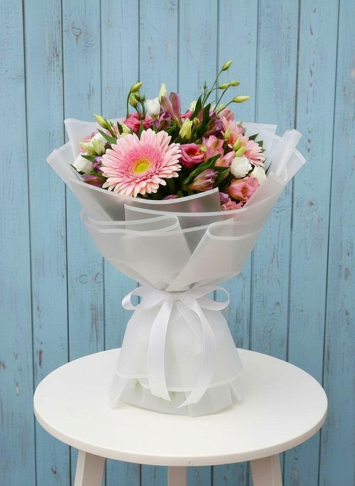 Букет цветов из: Герберы, Альстромерии и Лизиантусы в Заозерске