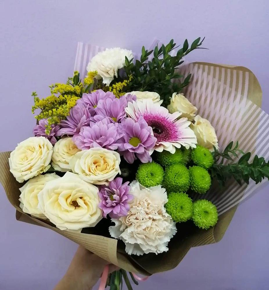 Букет цветов из: Хризантемы, Розы, Гвоздики и Герберы в Заозерске