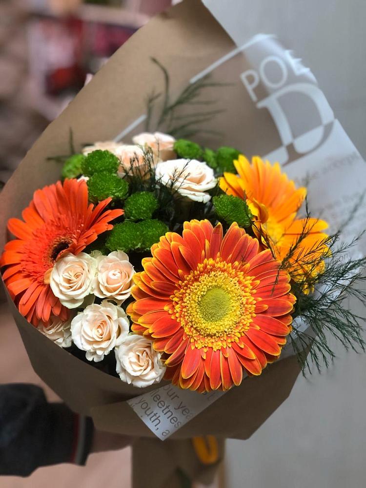Букет цветов из: Герберы, Хризантемы и Розы в Заозерске