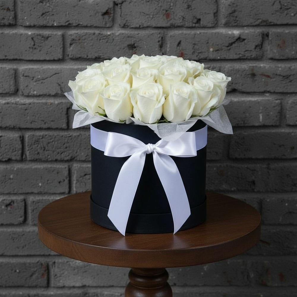 Цветочная композиция из Розы в шляпной коробке в Заозерске