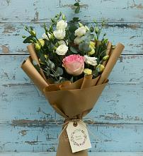 Букет цветов из:  Розы и Лизиантусы в Заозерске
