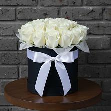 Цветочная композиция из Розы в шляпной коробке в Заозерске